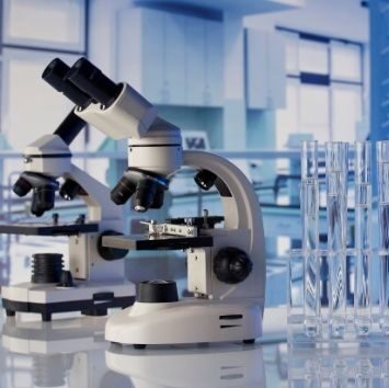 Aplicações de Geradores de Gases Industriais: microscopio em laboratorio